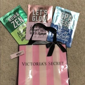 3x face mask and plastic VS bag